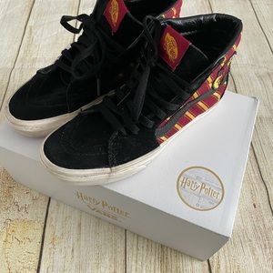 Vans SK8-Hi Top Gryffindor Harry Potter Sneakers. Size 5.5Men/ 7 Women.